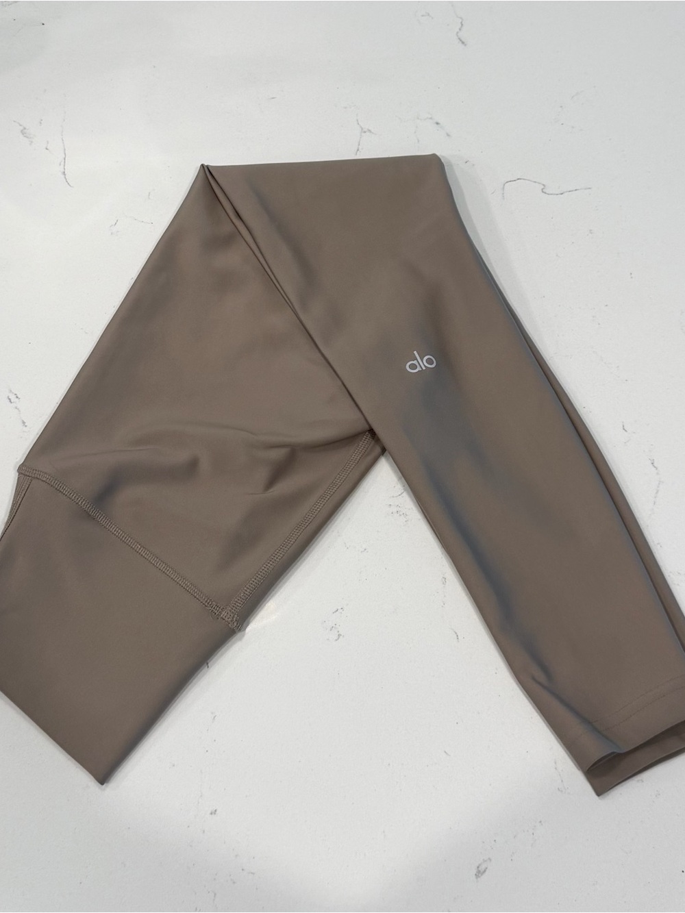 ALO Yoga Leggings in Taupe